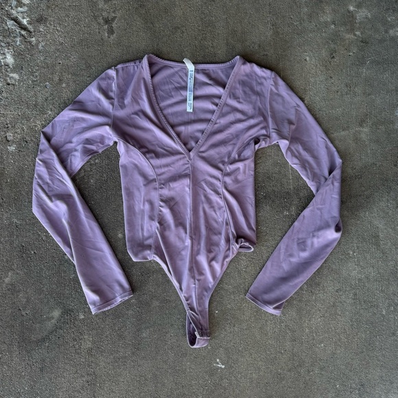 Purple V Cut Free People‎ Bodysuit Size XS - Picture 4 of 5